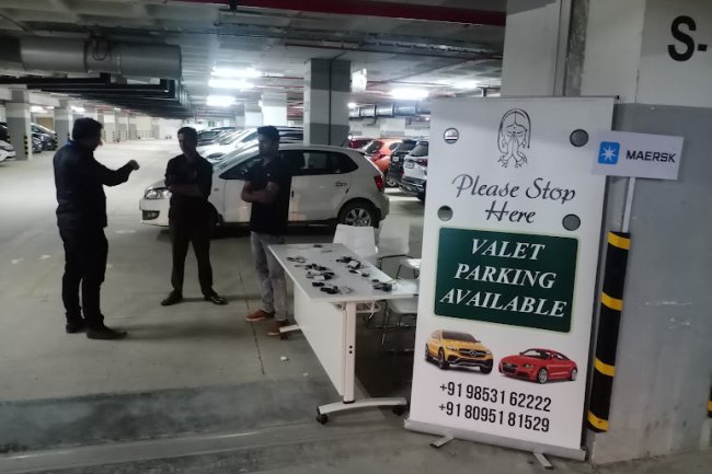Essential Tips for Using Valet Parking Services